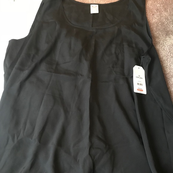 Plus size Tank top bundle - Picture 2 of 4